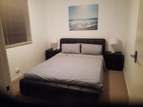 The DOLPHIN PLACE - Accommodation Mermaid Beach 3