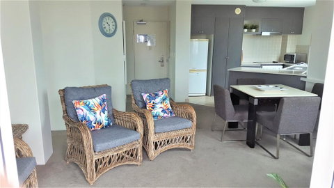 The Emerald Surfers Paradise - Accommodation Mermaid Beach 2