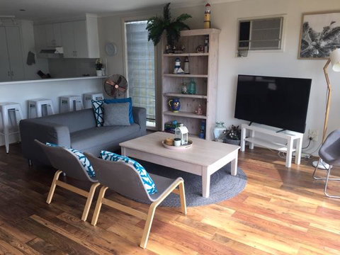 The Esplanade Holiday Home - Accommodation Mermaid Beach 1