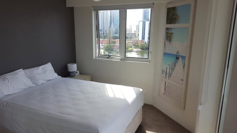 The Emerald Surfers Paradise - Accommodation Mermaid Beach 3