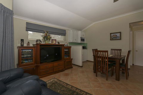 The Good Life B&B - Accommodation Mermaid Beach 3