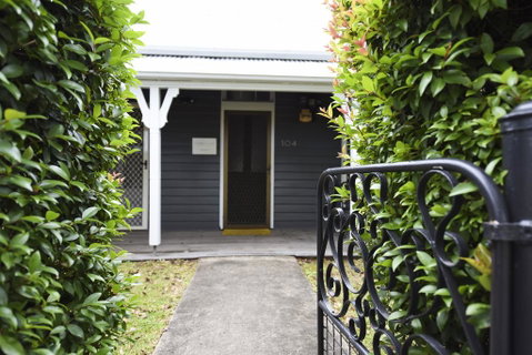 The Grey House - Accommodation Mermaid Beach 2