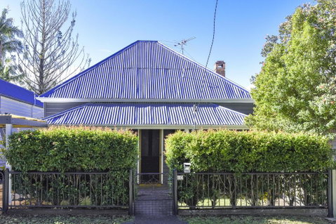 The Grey House - Accommodation Mermaid Beach 0