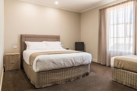 The Lighthouse Hotel - Accommodation Mermaid Beach 0