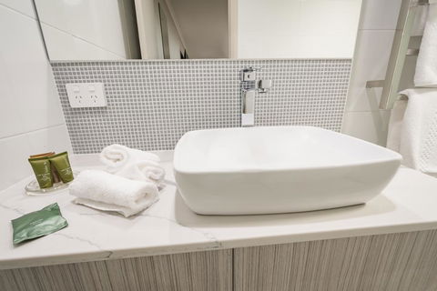 The Lighthouse Hotel - Accommodation Mermaid Beach 1