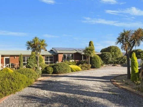 The Lodge - Accommodation Mermaid Beach 2