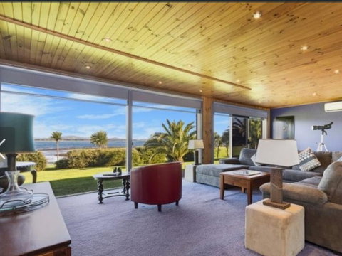The Lodge - Accommodation Mermaid Beach 3