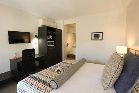 The Matador - Accommodation Mermaid Beach 3