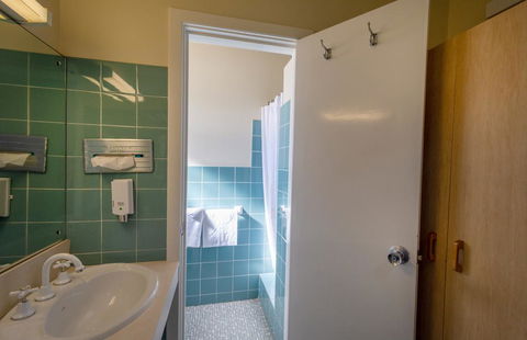 The Midcity Motor Lodge - Accommodation Mermaid Beach 3