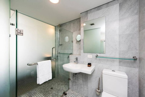 The Nest - Cosy Space On Newcastle Street With Roof Terrace - Accommodation Mermaid Beach 3