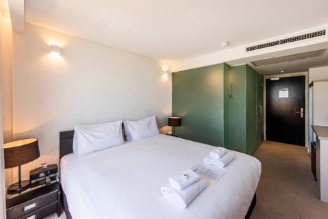 The Nest - Cosy Space On Newcastle Street With Roof Terrace - Accommodation Mermaid Beach 1