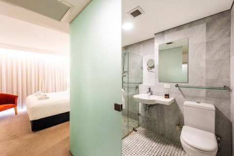 The Nest - Cosy Space On Newcastle Street With Roof Terrace - Accommodation Mermaid Beach 2