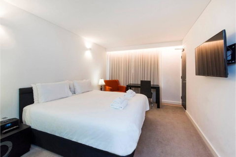 The Nest - Spacious Studio On Newcastle St With Roof Terrace - Accommodation Mermaid Beach 0