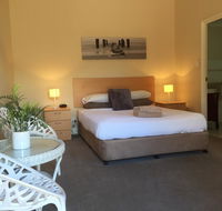 The Nosh  Nod - Howick Street - Accommodation Mermaid Beach