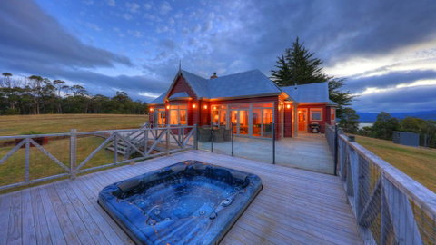 The Peninsula Experience - Accommodation Mermaid Beach 1