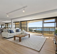 The Penthouse  Point Cartwright - INSTANT HOTEL WINNER 2019 - Accommodation Mermaid Beach