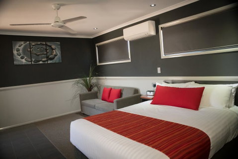 The Rocks Motel - Accommodation Mermaid Beach 2