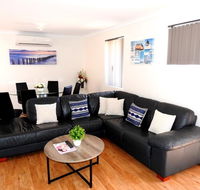 The Royal Dolphin Holiday Home - Accommodation Mermaid Beach