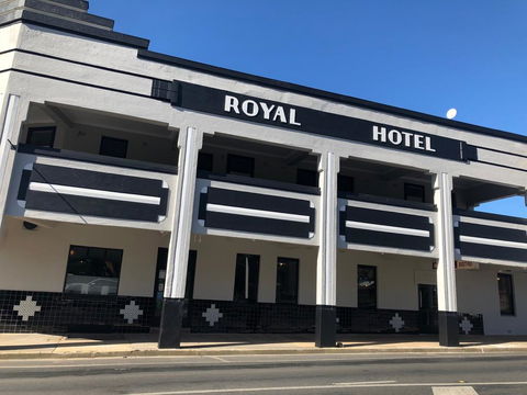 The Royal Hotel, Drouin - Accommodation Mermaid Beach 1