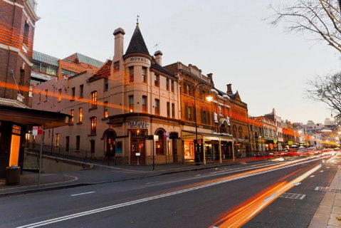 The Russell Hotel - Accommodation Mermaid Beach 3