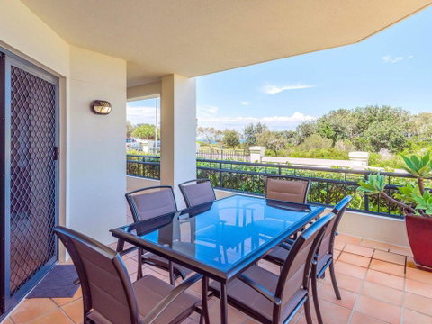 The Sands Unit 28 - Straight Across The Road From The Beach - Accommodation Mermaid Beach 0