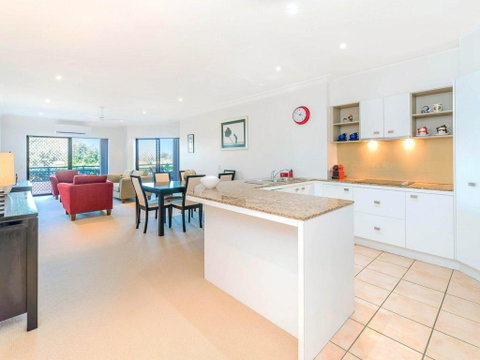 The Sands Unit 28 - Straight Across The Road From The Beach - Accommodation Mermaid Beach 2