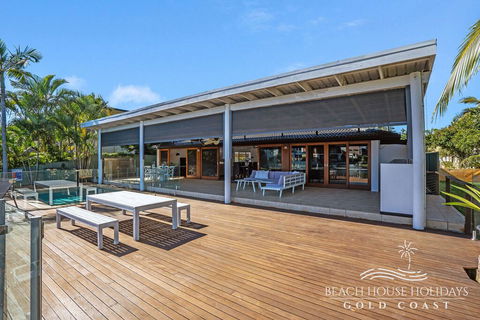The Savoy Beach House - Accommodation Mermaid Beach 3