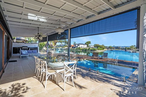 The Savoy Beach House - Accommodation Mermaid Beach 2