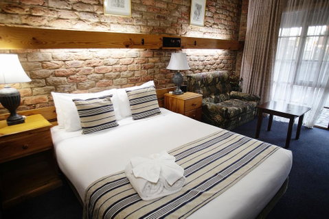The Settlement Historic Hotel - Accommodation Mermaid Beach 2