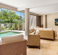The Stanwell Beach Glass House - beach  pool - Accommodation Mermaid Beach
