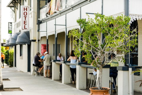 The Waterloo Bay Hotel - Accommodation Mermaid Beach 1