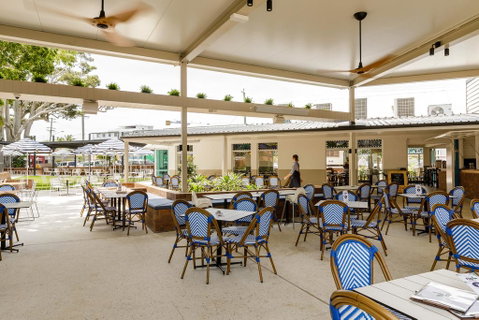 The Waterloo Bay Hotel - Accommodation Mermaid Beach 2