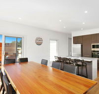 The Wharf House - Budgewoi - Accommodation Mermaid Beach