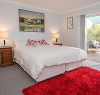 The White House - Accommodation Mermaid Beach