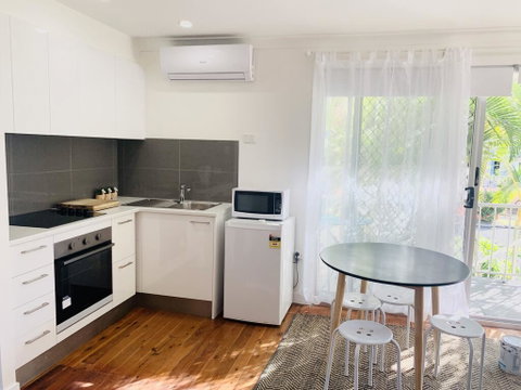 The White Picket Fence - Accommodation Mermaid Beach 1