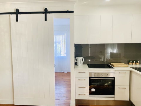 The White Picket Fence - Accommodation Mermaid Beach 2
