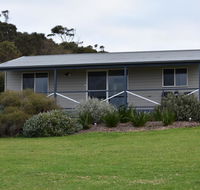 Tidal Dreaming Seaview Cottages - Accommodation Mermaid Beach