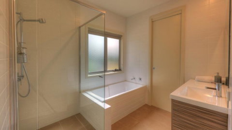 Tides Reach - Accommodation Mermaid Beach 2