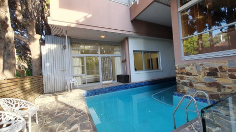 Toorak Luxury Living - Accommodation Mermaid Beach 1