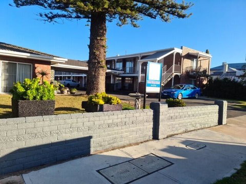 Town House Motor Inn - Accommodation Mermaid Beach 2