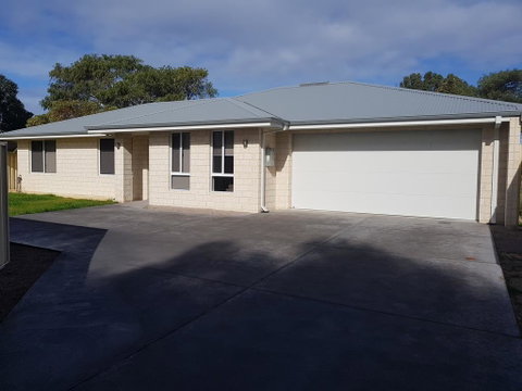 Towncrackers Guest House - Accommodation Mermaid Beach 0