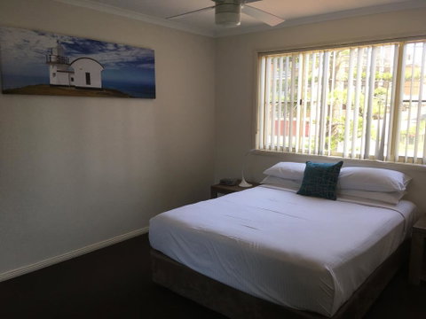 Town Beach Beachcomber Resort - Accommodation Mermaid Beach 3