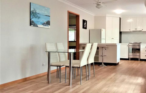 Treetops Hideaway - Accommodation Mermaid Beach 2
