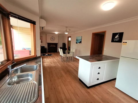 Treetops Hideaway - Accommodation Mermaid Beach 3