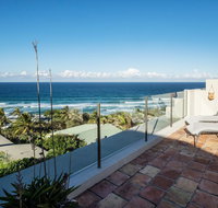 Tuscan inspired townhouse minutes from the beach - Accommodation Mermaid Beach