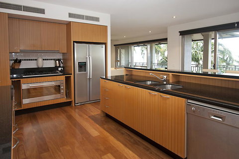 U 12 Santai - Accommodation Mermaid Beach 2