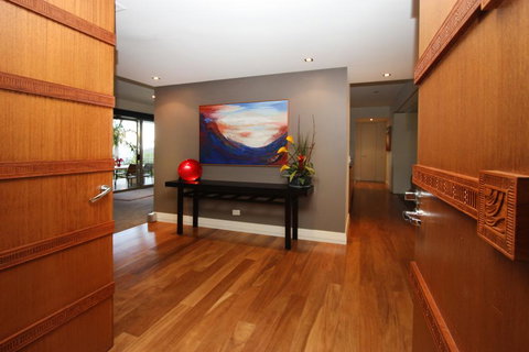 U 12 Santai - Accommodation Mermaid Beach 3