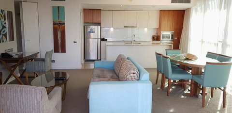 U212 Elston Grandsurf Resort - Accommodation Mermaid Beach 2