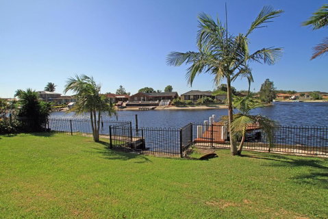 Unbeatable Waterfront Location - Accommodation Mermaid Beach 0