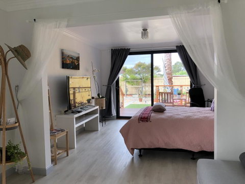Unique Quiet Bungalow Little Bali Geelong - Accommodation Mermaid Beach 1
